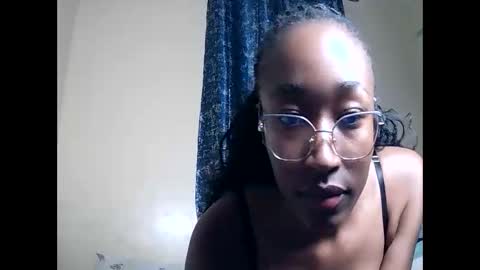 PinkyAura online show from 20, 5, 2026