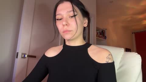 pinkdollylovv online show from 2, 11, 2025