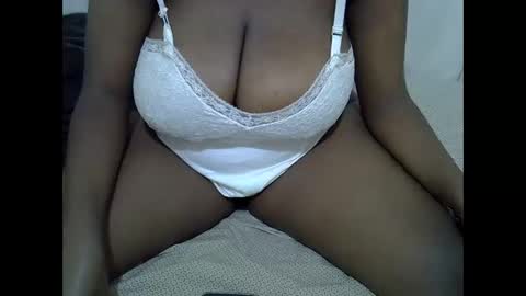 Snapshot of pinkiec4 chatting on 26, 9, 2025 Kim20 online show from 26, 9, 2025