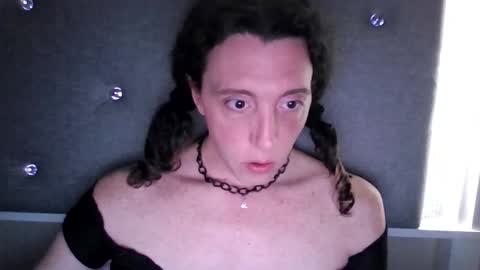 Leslie online show from 7, 2, 2026