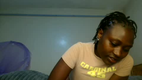 Snapshot of pinklover2003 chatting on 18, 6, 2026 Serena online show from 18, 6, 2026