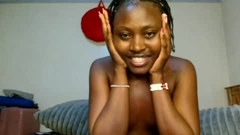 Snapshot of pinklover2003 chatting on 19, 6, 2026 Serena online show from 19, 6, 2026