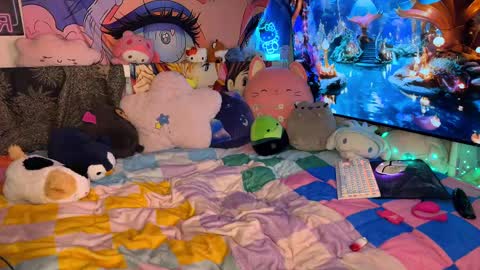 Gwenie online show from 10, 3, 2025