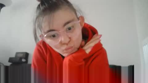 Snapshot of pinkwife97 chatting on 2, 10, 2025 pinkwife97 online show from 2, 10, 2025