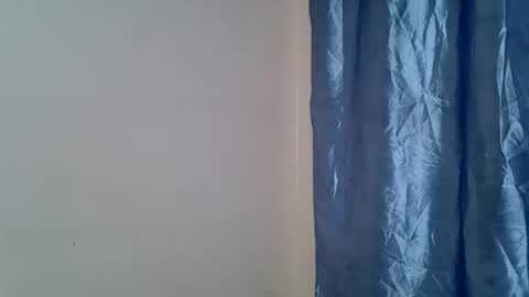 Snapshot of pinky_bubbles chatting on 17, 12, 2025 bubbler online show from 17, 12, 2025