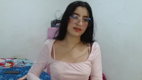 Snapshot of pinkyperla chatting on 5, 6, 2026 Perla online show from 5, 6, 2026