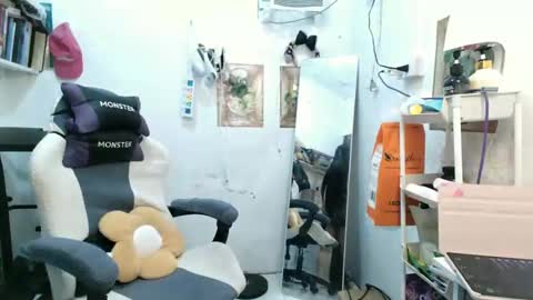 Snapshot of pinkyrosexx chatting on 20, 1, 2025 Rose online show from 20, 1, 2025