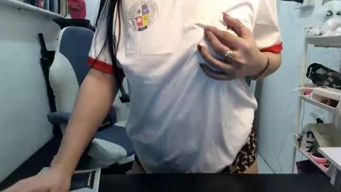 Snapshot of pinkyrosexx chatting on 4, 2, 2025 Rose online show from 4, 2, 2025