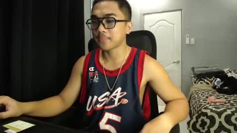 Adrianne online show from 12, 10, 2025