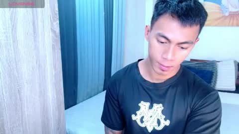 Snapshot of pinoymilker chatting on 2, 5, 2026 ethan online show from 2, 5, 2026