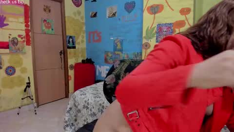 Snapshot of pipeshowtime chatting on 30, 11, 2025 VALENTINA y PIPE online show from 30, 11, 2025