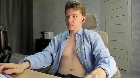 Snapshot of pirremeow chatting on 25, 6, 2026 Pierre online show from 25, 6, 2026