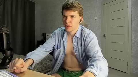 Snapshot of pirremeow chatting on 5, 7, 2026 Pierre online show from 5, 7, 2026