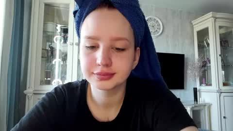 Caroline online show from 29, 4, 2026