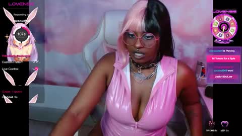 Snapshot of pixiebob25 chatting on 12, 10, 2025 Thekawaiidomme online show from 12, 10, 2025