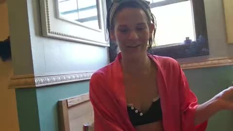 PixieLuxXx online show from 15, 4, 2026