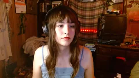 Snapshot of pixinun chatting on 18, 12, 2024 Izzy online show from 18, 12, 2024