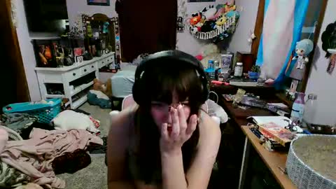 Snapshot of pixinun chatting on 9, 1, 2025 Izzy online show from 9, 1, 2025