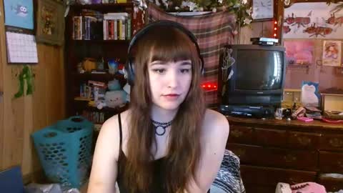 Snapshot of pixinun chatting on 15, 1, 2025 Izzy online show from 15, 1, 2025