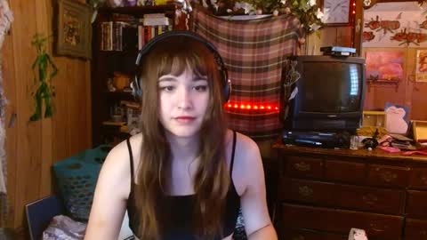 Snapshot of pixinun chatting on 16, 1, 2025 Izzy online show from 16, 1, 2025