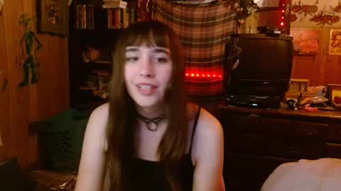 Snapshot of pixinun chatting on 17, 1, 2025 Izzy online show from 17, 1, 2025