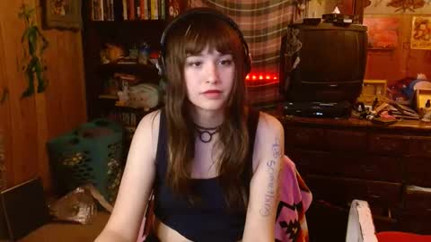 Snapshot of pixinun chatting on 23, 1, 2025 Izzy online show from 23, 1, 2025