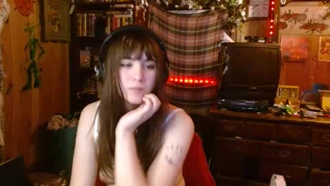 Snapshot of pixinun chatting on 12, 2, 2025 Izzy online show from 12, 2, 2025