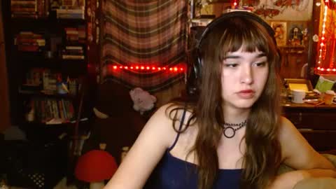 Snapshot of pixinun chatting on 17, 9, 2025 Izzy online show from 17, 9, 2025