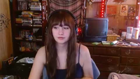 Snapshot of pixinun chatting on 1, 12, 2025 Izzy online show from 1, 12, 2025