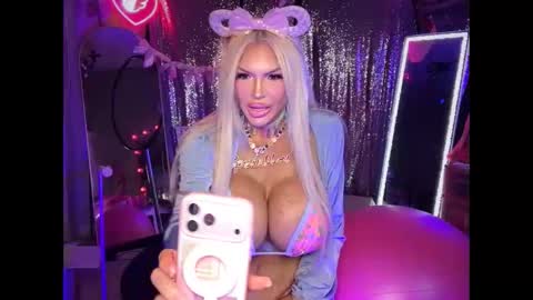 Snapshot of plasticfuckdoll chatting on 2, 5, 2026 Dumb bimbo fuck doll online show from 2, 5, 2026