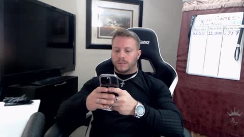 Snapshot of player2pawns chatting on 5, 12, 2024 Player online show from 5, 12, 2024