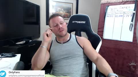 Snapshot of player2pawns chatting on 7, 12, 2024 Player online show from 7, 12, 2024