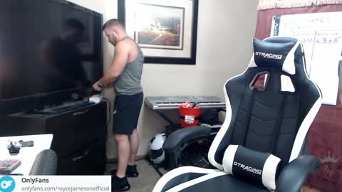 Snapshot of player2pawns chatting on 28, 12, 2024 Player online show from 28, 12, 2024