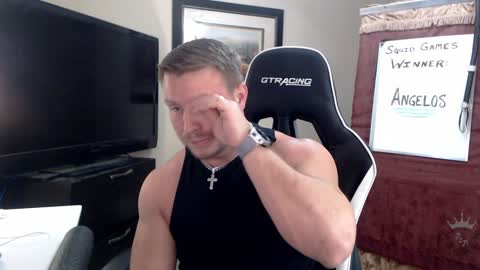 Snapshot of player2pawns chatting on 20, 1, 2025 Player online show from 20, 1, 2025