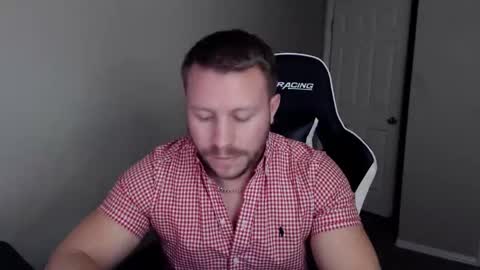 Snapshot of player2pawns chatting on 22, 10, 2025 Player online show from 22, 10, 2025