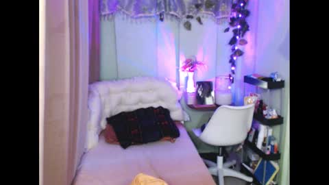 Snapshot of playful_sie chatting on 4, 2, 2025 sie online show from 4, 2, 2025