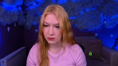 Snapshot of playful_sophie chatting on 20, 4, 2026 Sophie online show from 20, 4, 2026