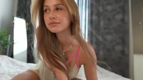 21 y.o Mila online show from 22, 7, 2026
