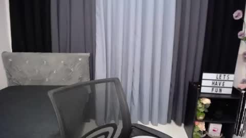 Snapshot of pleasure4salets chatting on 8, 2, 2025 LAUREEN online show from 8, 2, 2025