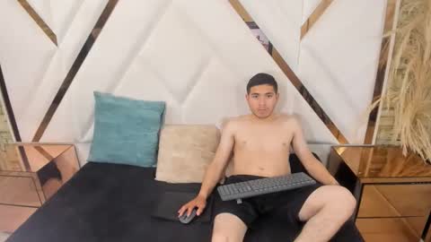 Snapshot of pleasure_duoo chatting on 4, 10, 2025 pleasure_duoo online show from 4, 10, 2025