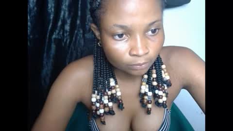 Snapshot of plumnjuicyx chatting on 5, 11, 2025 plumnjuicyx online show from 5, 11, 2025