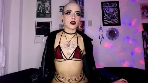 Snapshot of plutonbluemoon_999 chatting on 9, 10, 2025 online show from 9, 10, 2025