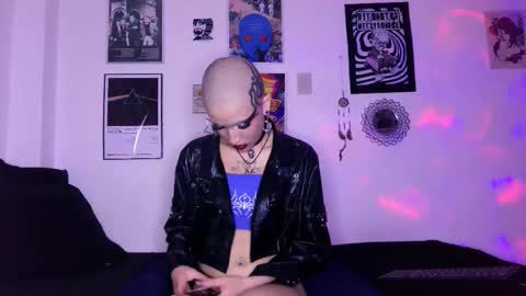 Snapshot of plutonbluemoon_999 chatting on 30, 10, 2025 online show from 30, 10, 2025