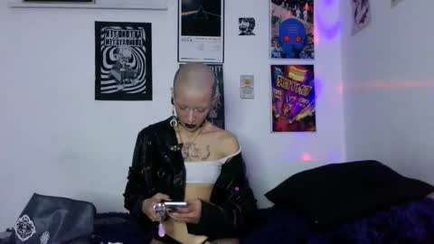 Snapshot of plutonbluemoon_999 chatting on 12, 2, 2026 online show from 12, 2, 2026