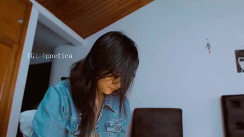 Snapshot of poeeticaa_ chatting on 1, 3, 2025 IG ipoetica online show from 1, 3, 2025