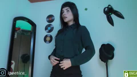 Snapshot of poeeticaa_ chatting on 3, 3, 2026 IG ipoetica online show from 3, 3, 2026