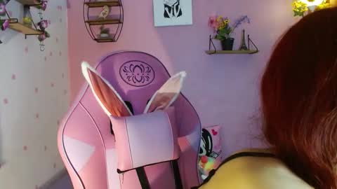 Snapshot of poison_liv chatting on 24, 11, 2025 poison_liv online show from 24, 11, 2025