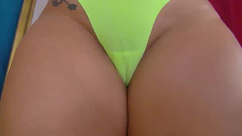 Snapshot of poison_milf_ chatting on 21, 9, 2025 poison_milf_ online show from 21, 9, 2025