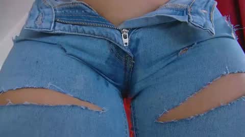 Snapshot of poison_milf_ chatting on 1, 10, 2025 poison_milf_ online show from 1, 10, 2025
