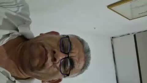 Snapshot of poli475 chatting on 20, 10, 2025 poli online show from 20, 10, 2025